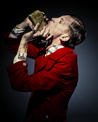 RAFA BODGAR — V MAGAZINE